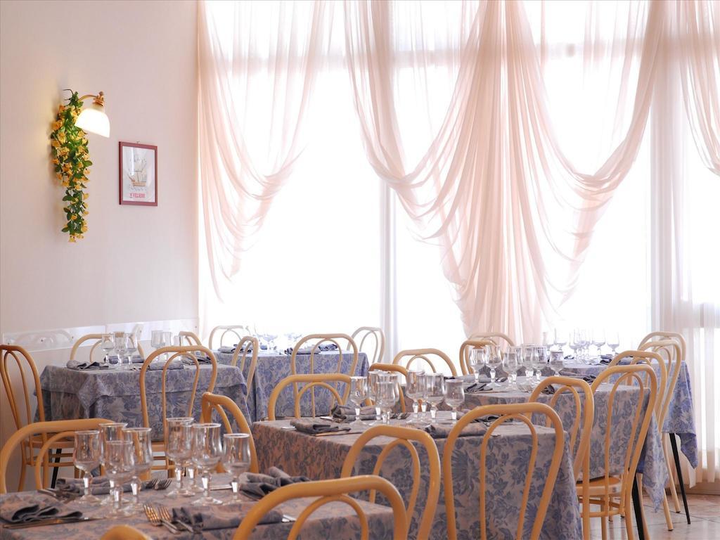 Hotel Veliero Rimini Eksteriør billede