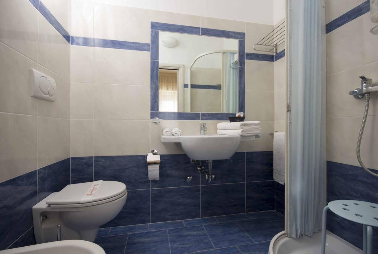 Hotel Veliero Rimini Eksteriør billede