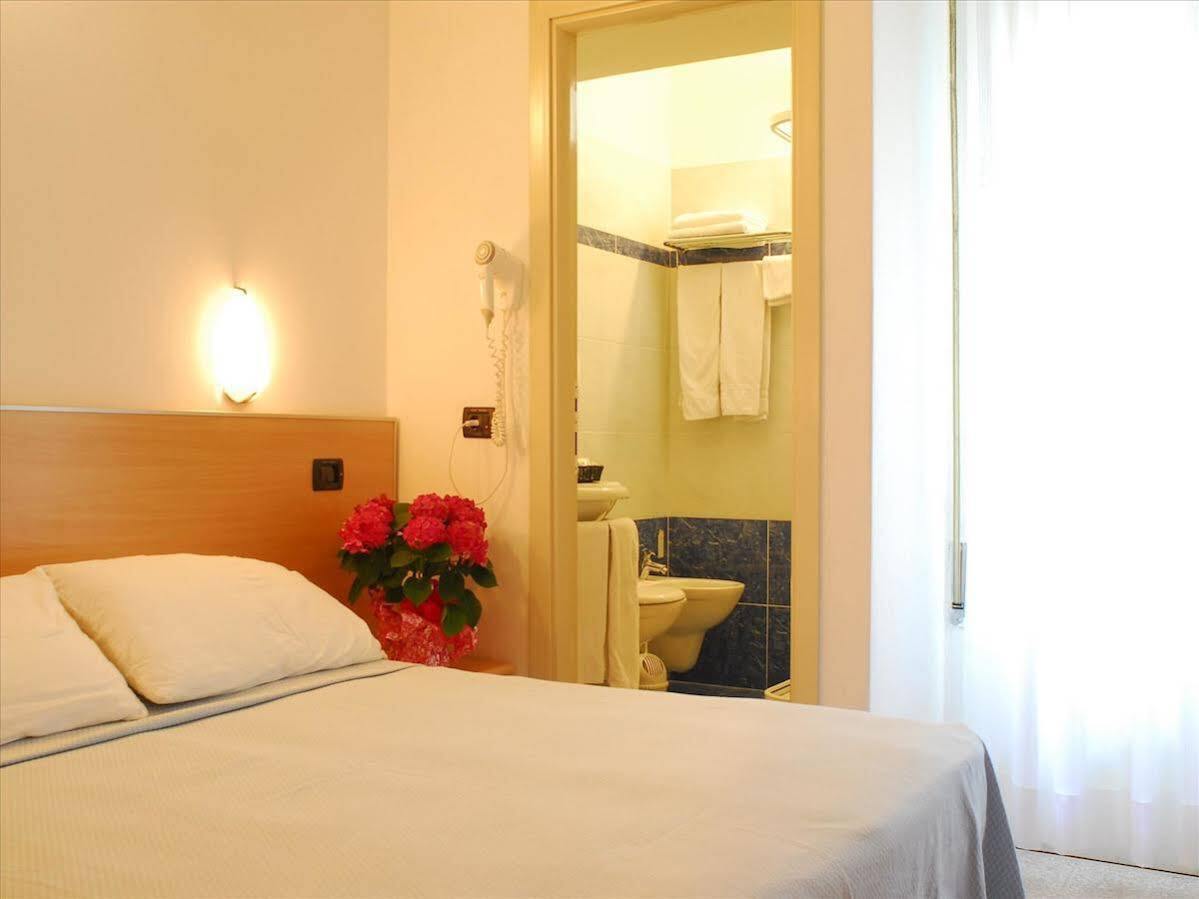 Hotel Veliero Rimini Eksteriør billede